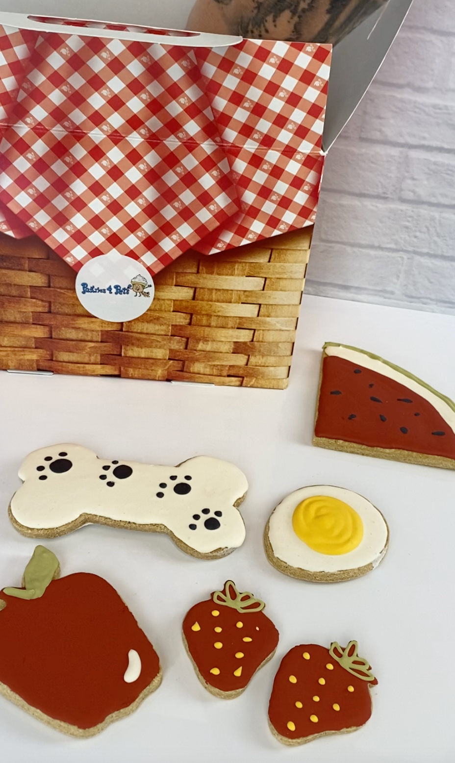 Rockin Hard Dog Treat Icing Yogurt Dog Treat Icing Pastries